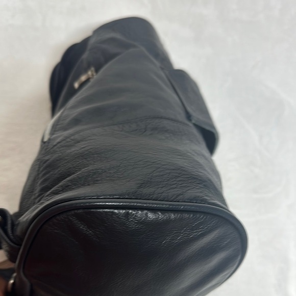 Sleek Black Backpack /Bycketbag with Vertical Zipper - Picture 8 of 13